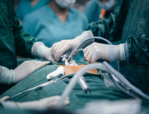 TAVI o Cirugía de Reemplazo Valvular Aórtico en Intermedio/Bajo Riesgo: Meta-análisis de la Evidencia